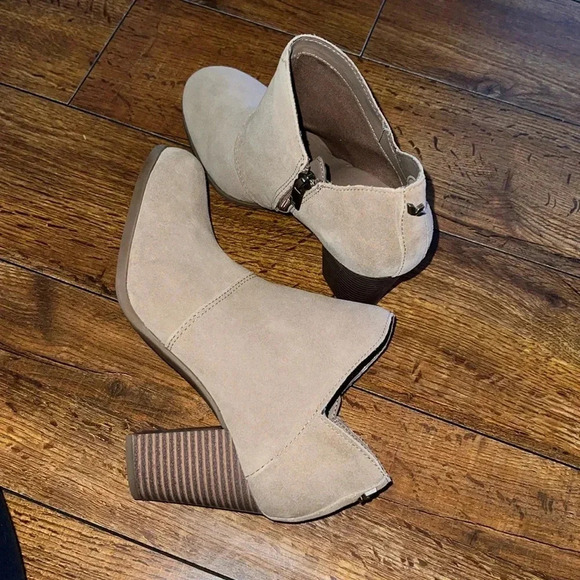 Kookaburra by UGG​ - Picture 3 of 4